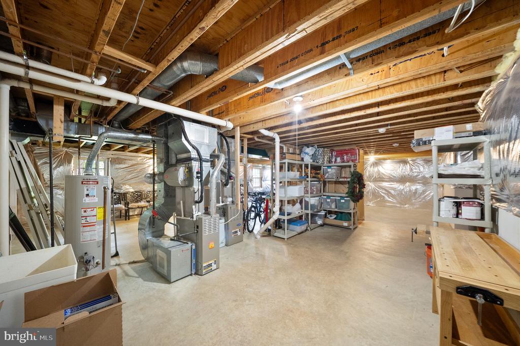 5667 LONESOME DOVE COURT
