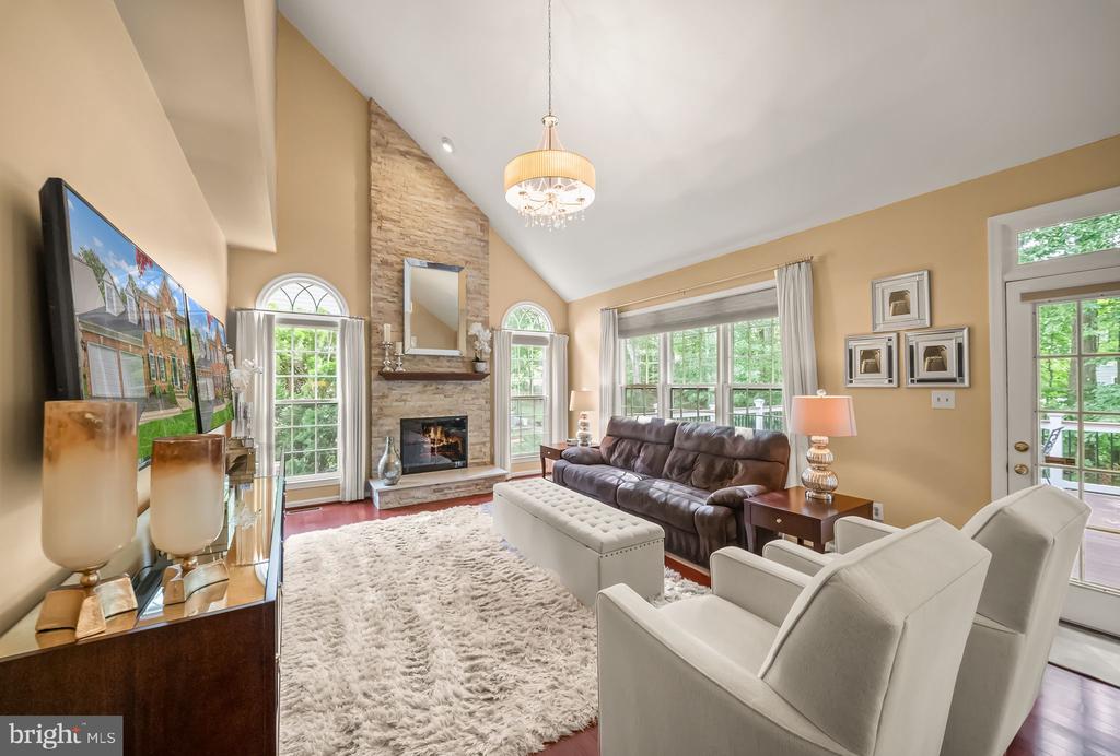 5667 LONESOME DOVE COURT