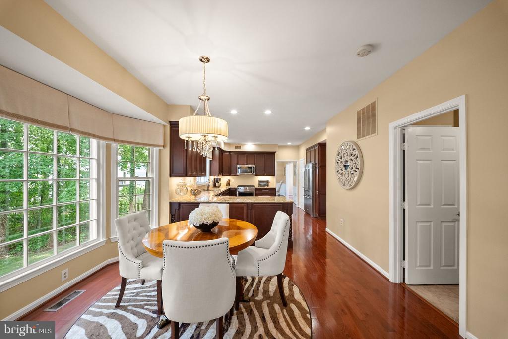 5667 LONESOME DOVE COURT