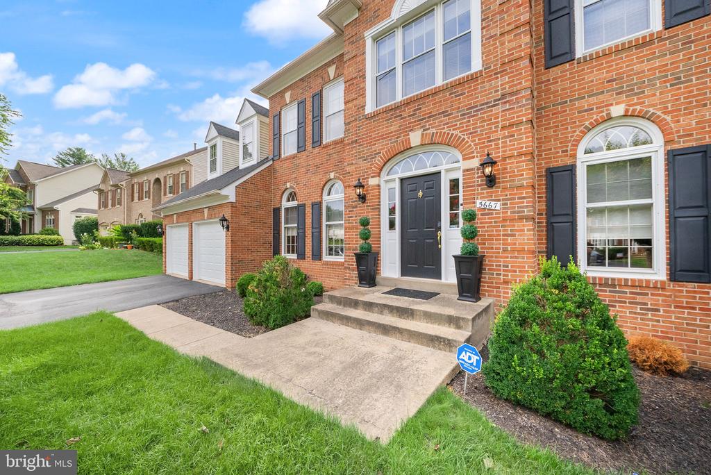 5667 LONESOME DOVE COURT