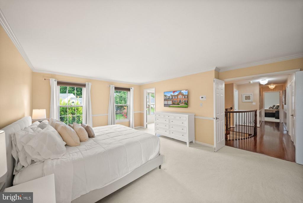 5667 LONESOME DOVE COURT
