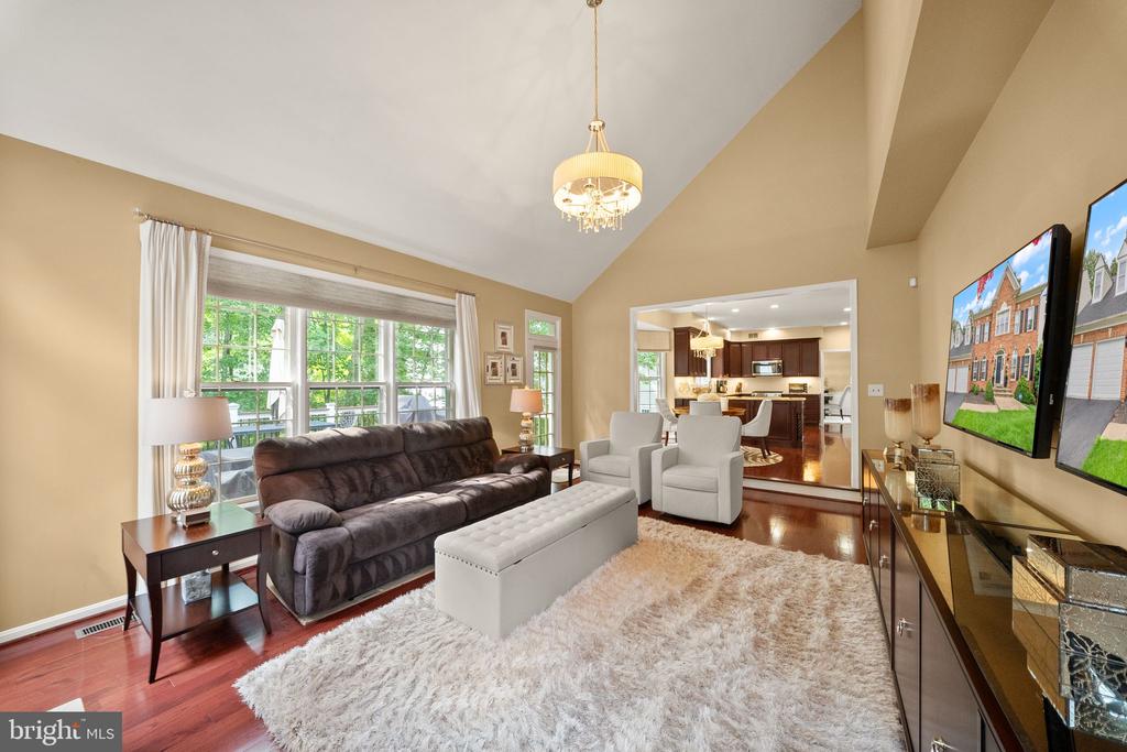 5667 LONESOME DOVE COURT