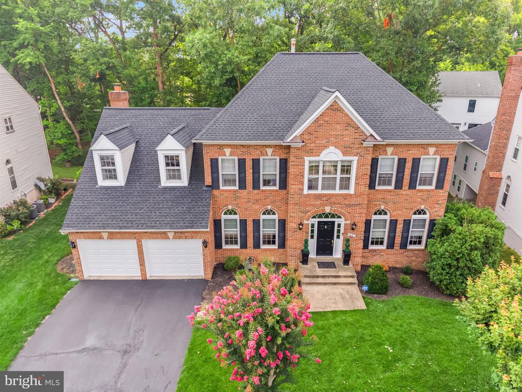 5667 LONESOME DOVE COURT