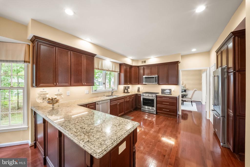 5667 LONESOME DOVE COURT