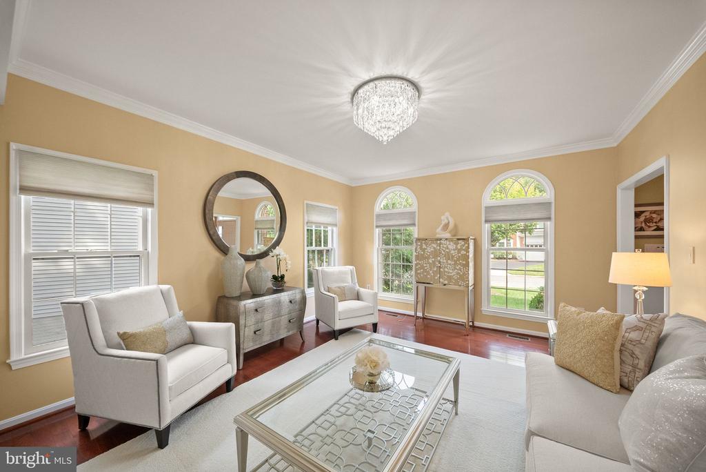 5667 LONESOME DOVE COURT