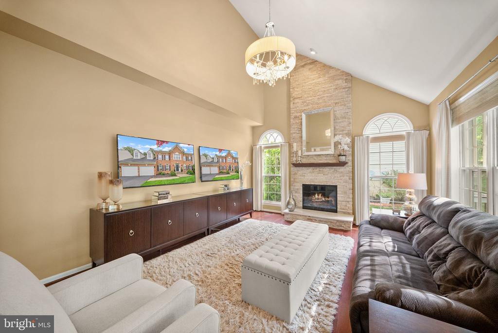 5667 LONESOME DOVE COURT