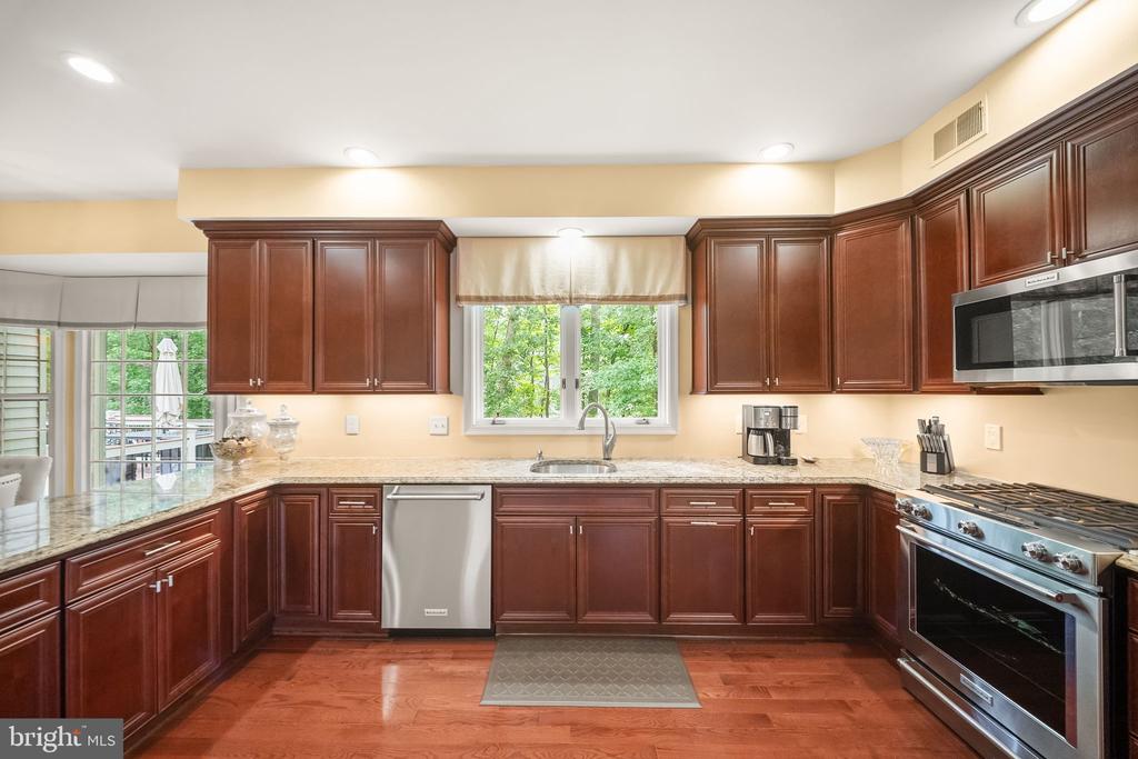 5667 LONESOME DOVE COURT