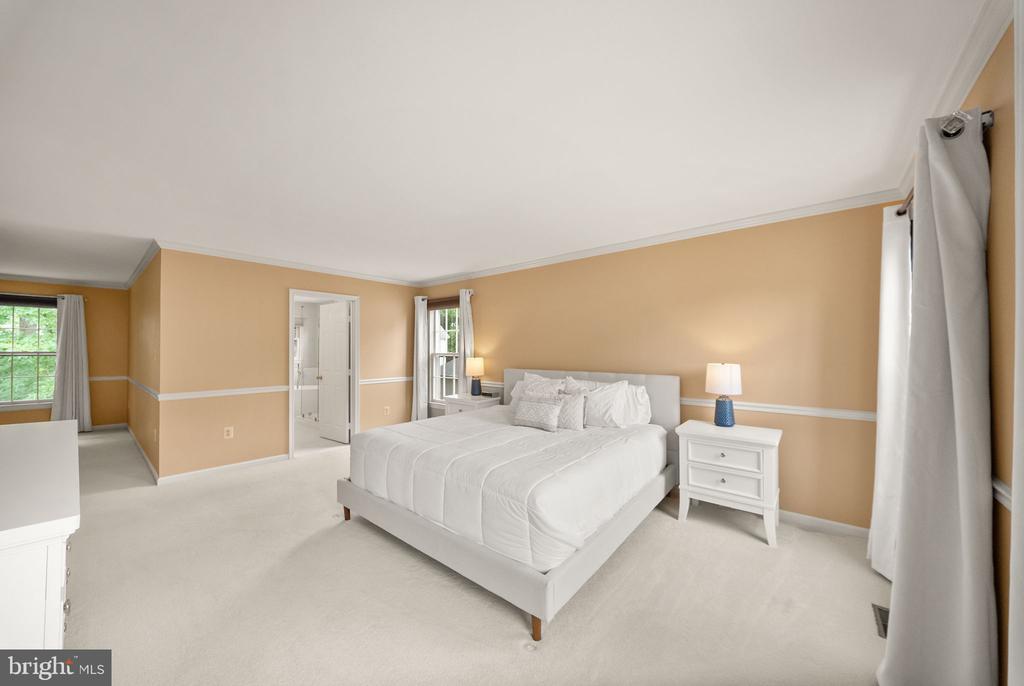 5667 LONESOME DOVE COURT