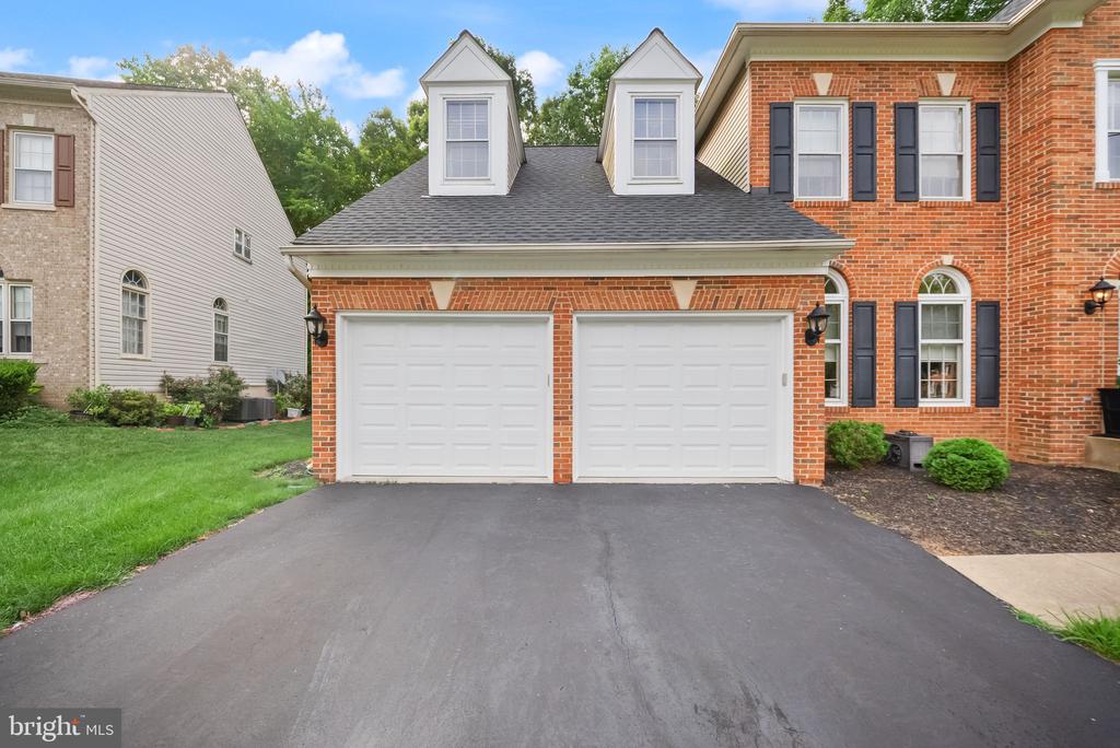 5667 LONESOME DOVE COURT