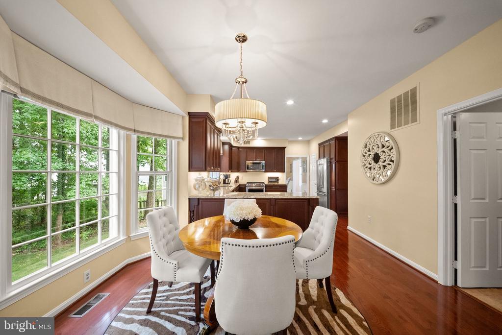 5667 LONESOME DOVE COURT