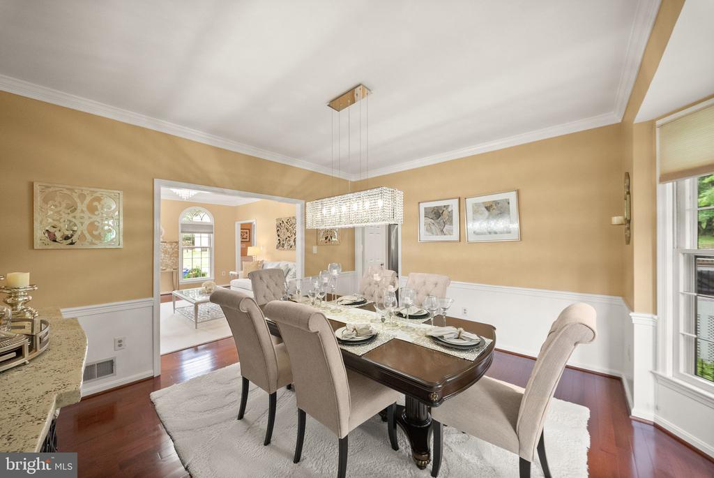 5667 LONESOME DOVE COURT