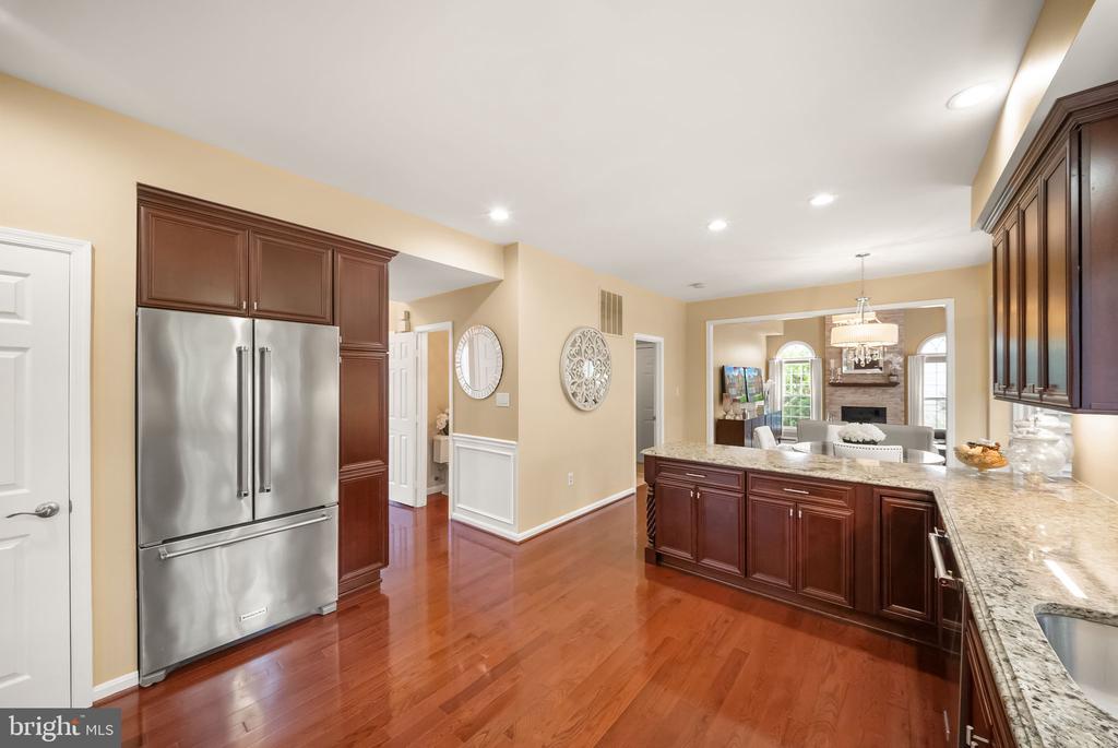 5667 LONESOME DOVE COURT
