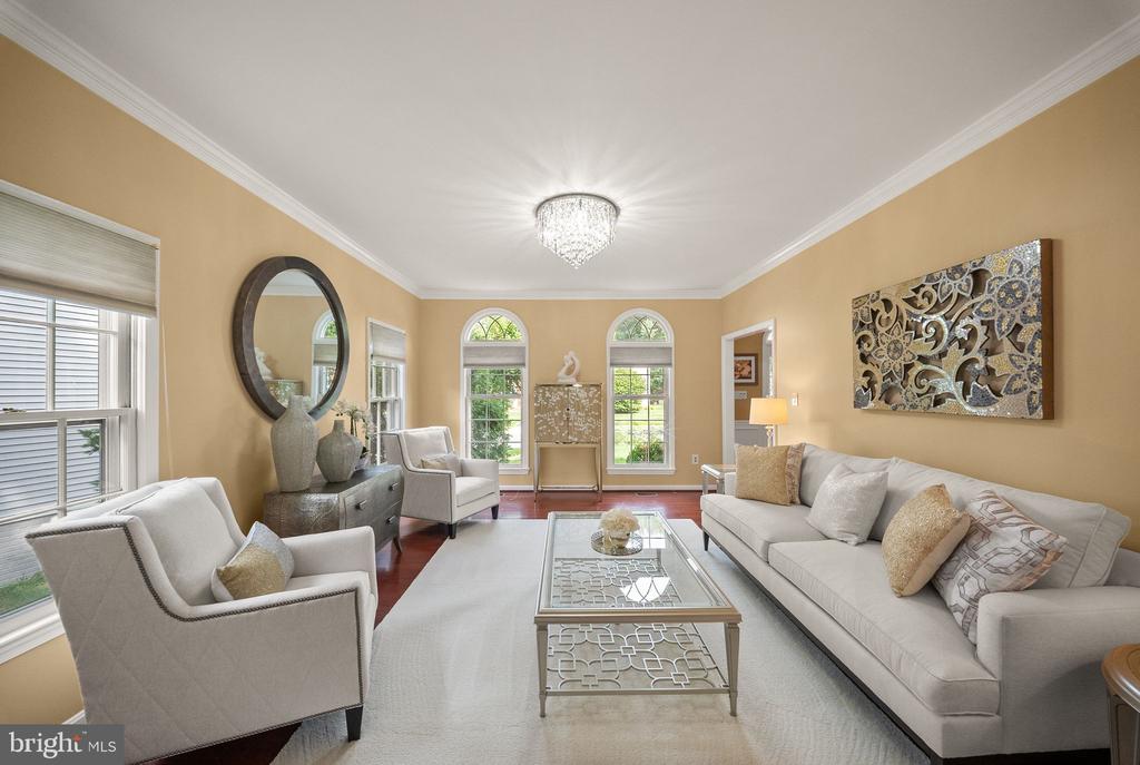 5667 LONESOME DOVE COURT
