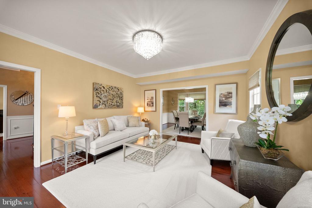 5667 LONESOME DOVE COURT