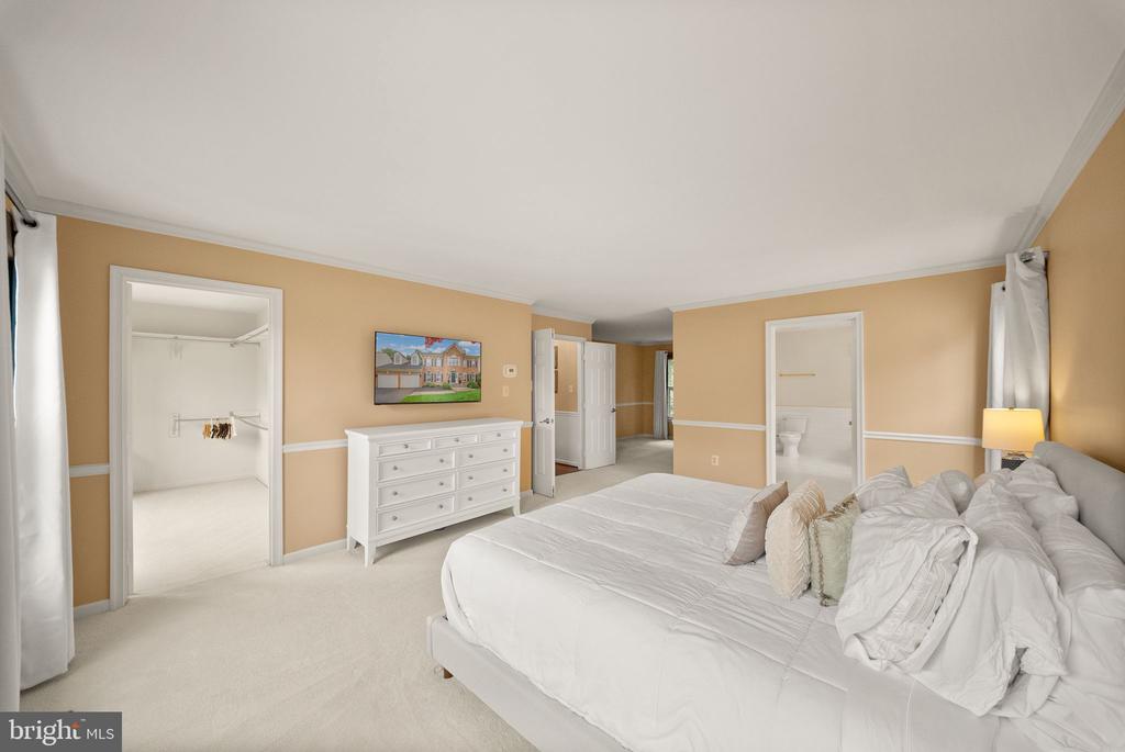 5667 LONESOME DOVE COURT