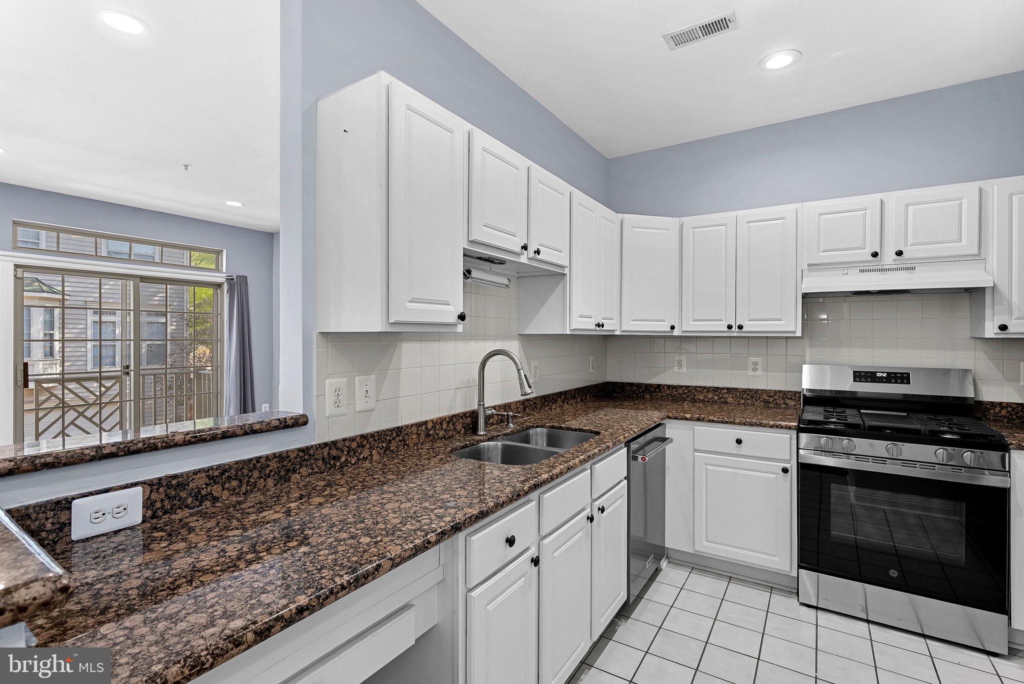 46353 VILLA SQUARE