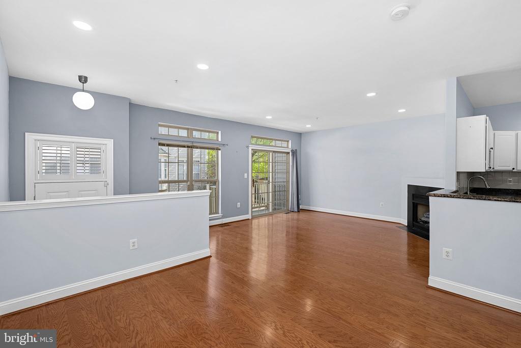 46353 VILLA SQUARE