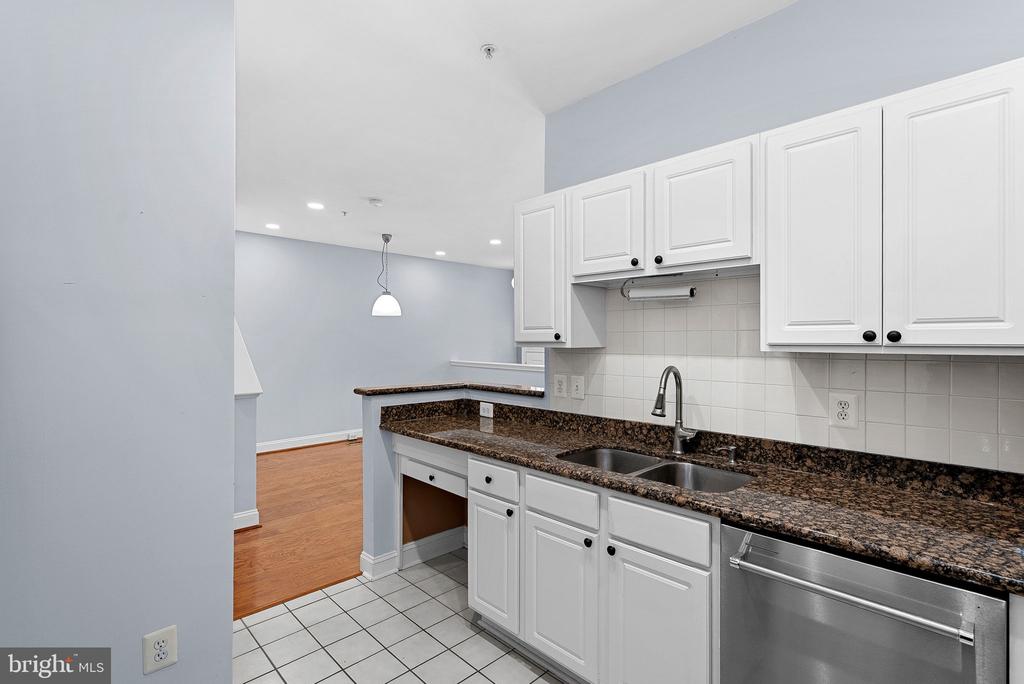 46353 VILLA SQUARE