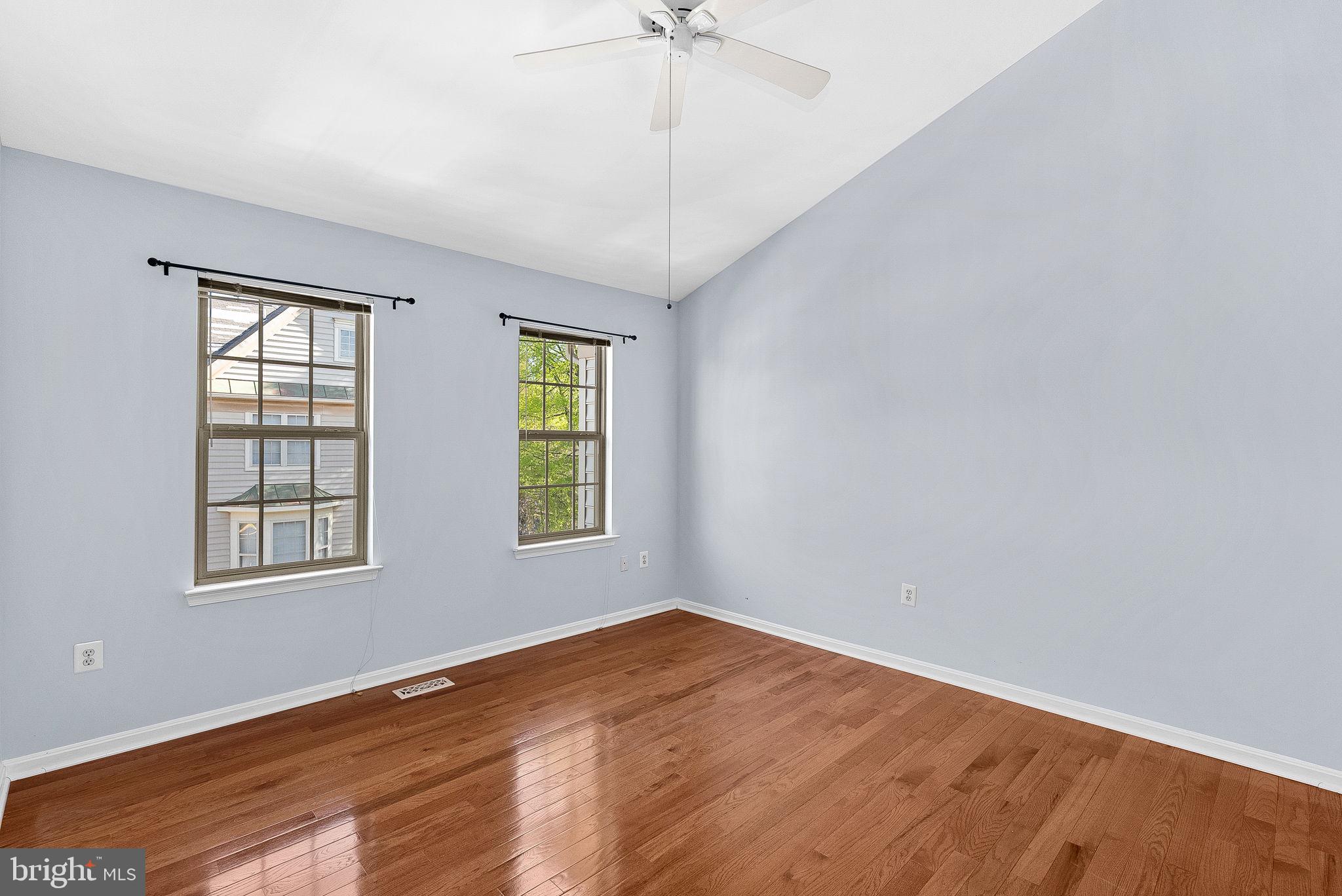 46353 VILLA SQUARE
