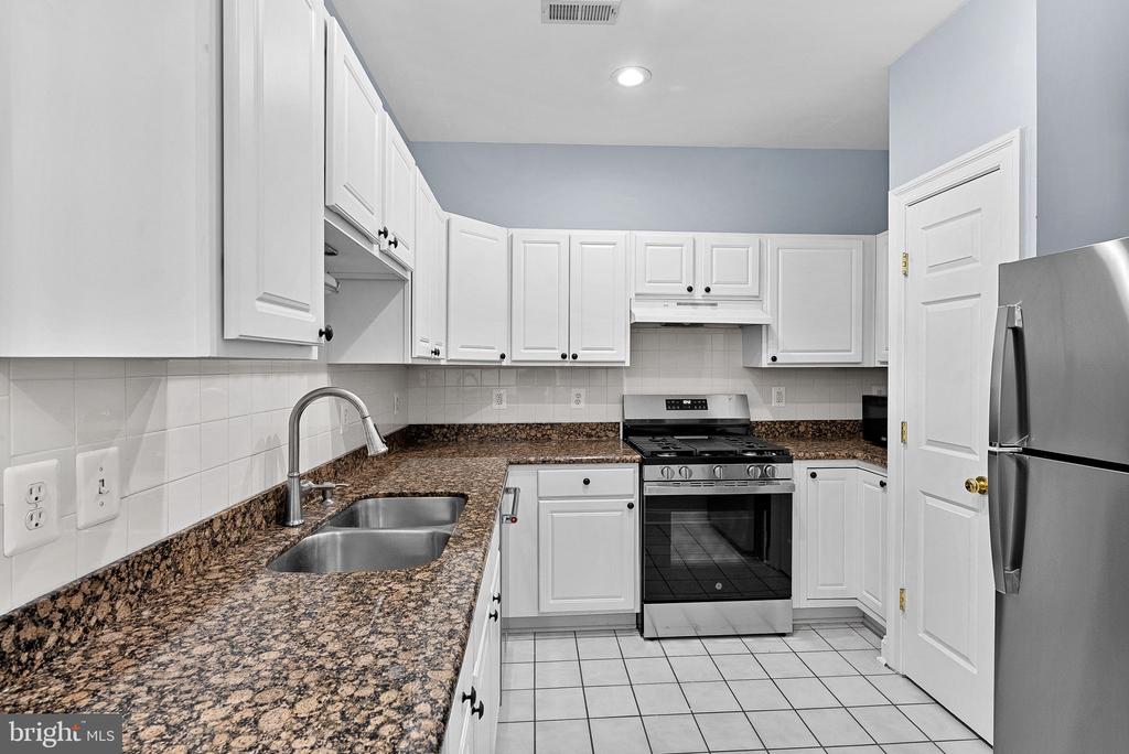 46353 VILLA SQUARE