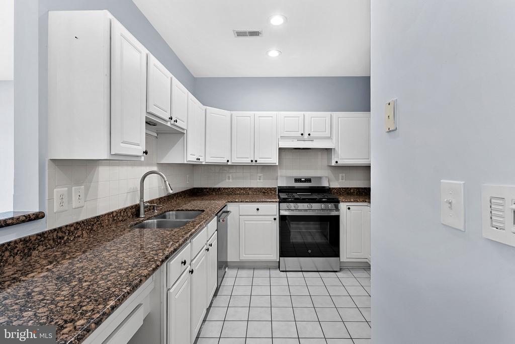 46353 VILLA SQUARE