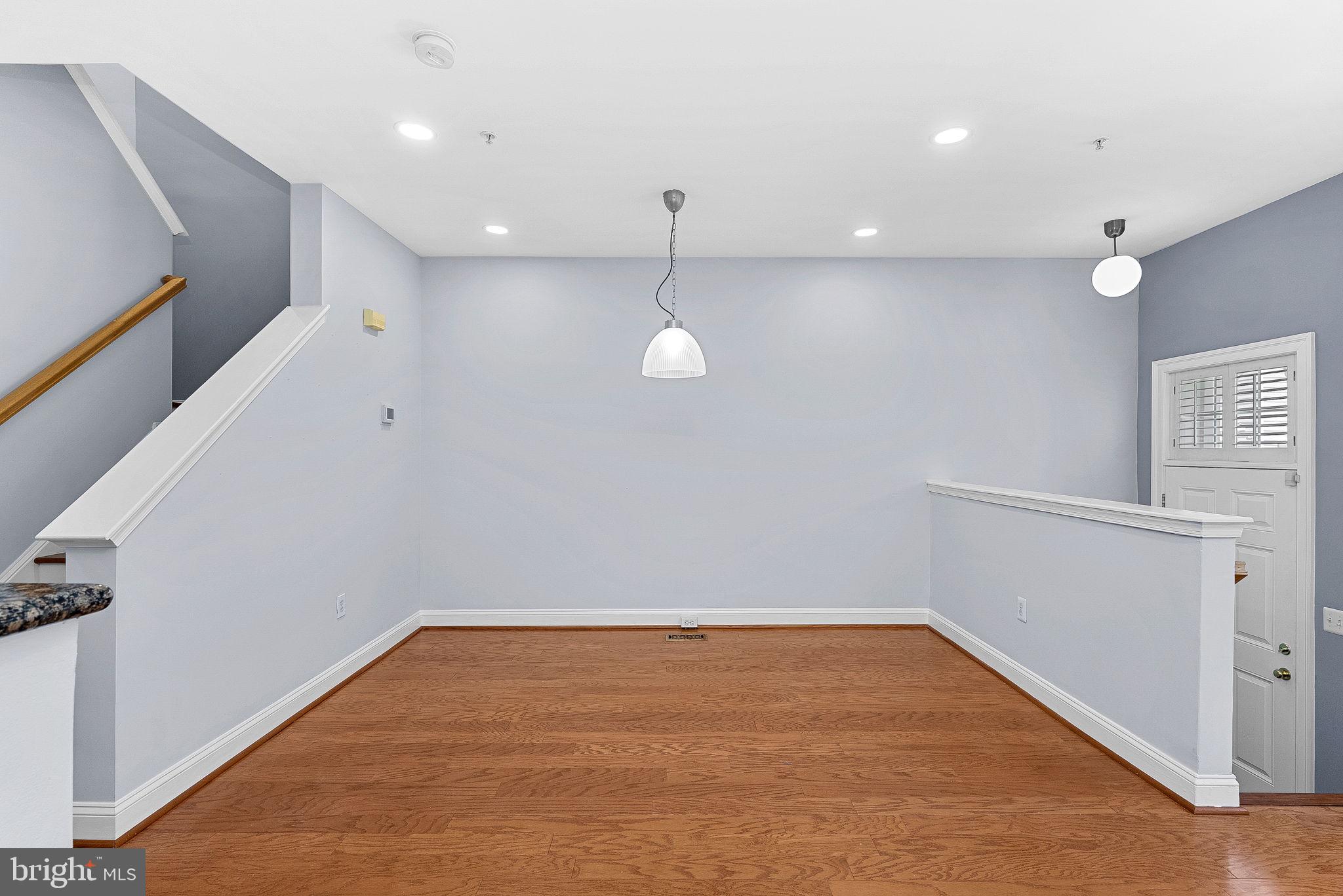 46353 VILLA SQUARE