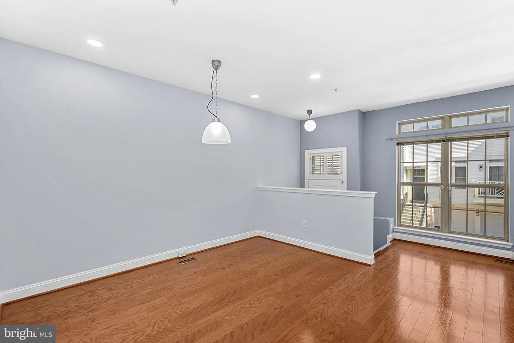 46353 VILLA SQUARE