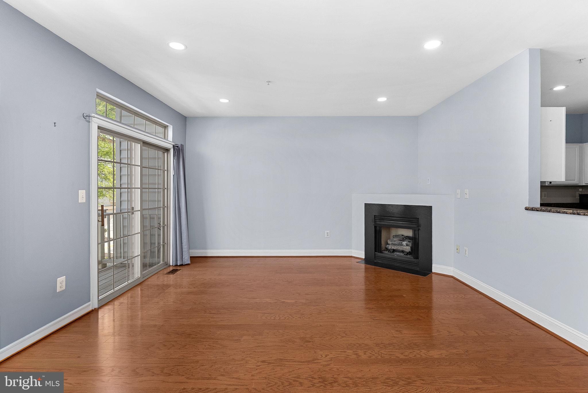 46353 VILLA SQUARE