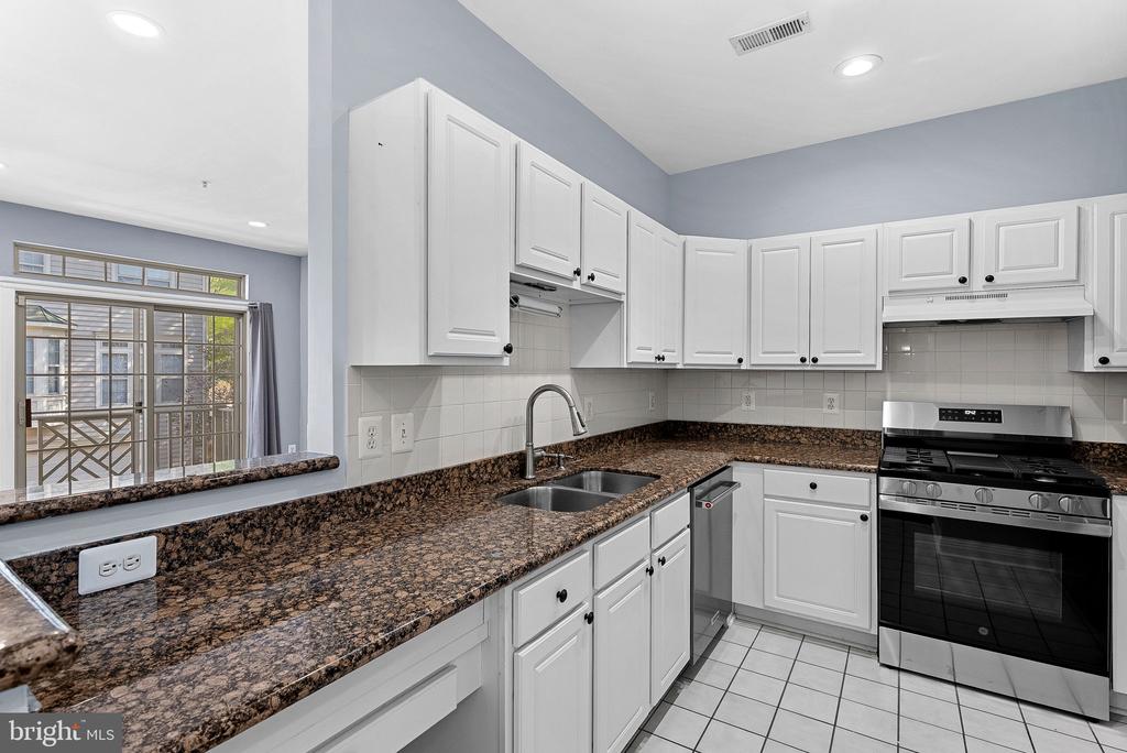46353 VILLA SQUARE