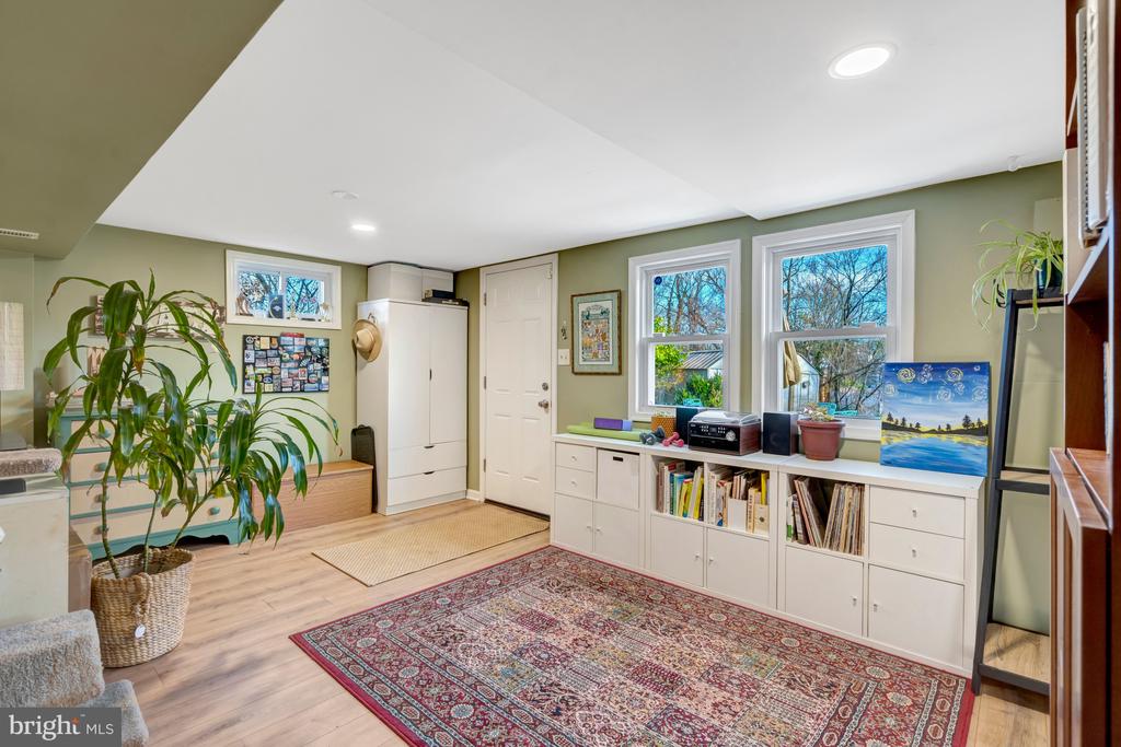92 MEEKER COURT
