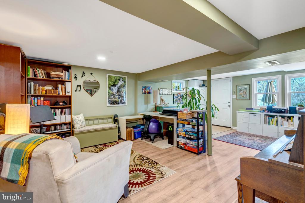 92 MEEKER COURT