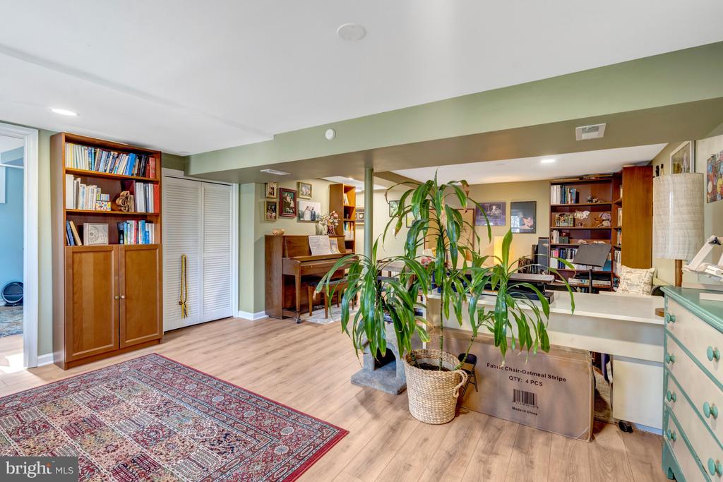 92 MEEKER COURT