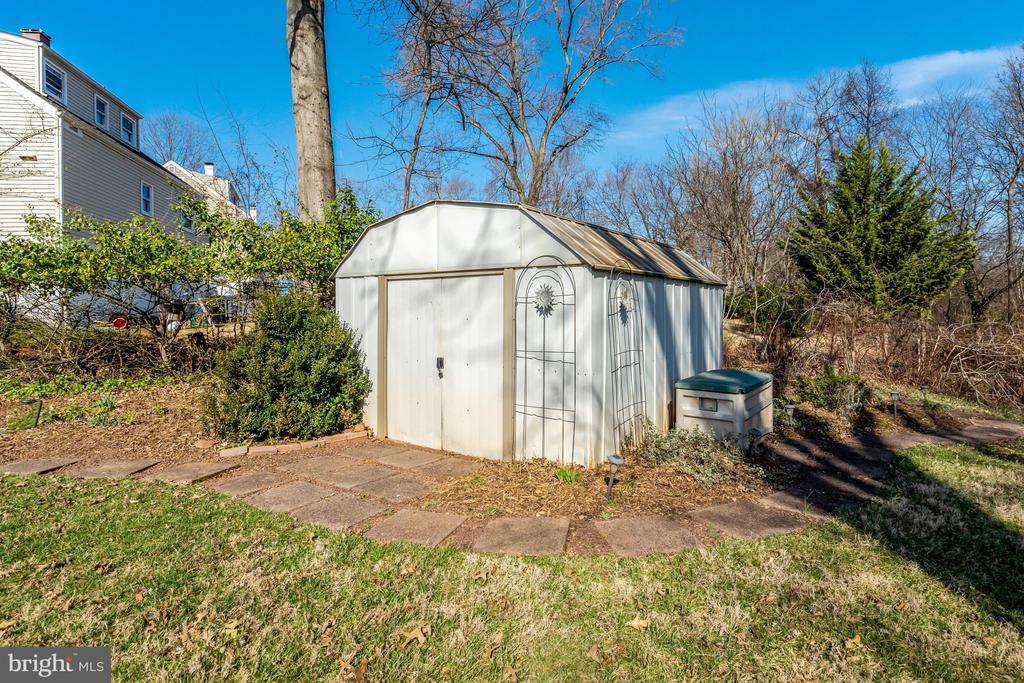 92 MEEKER COURT