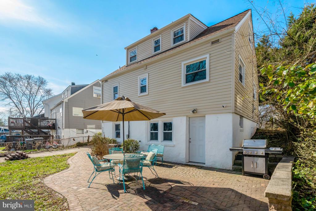 92 MEEKER COURT
