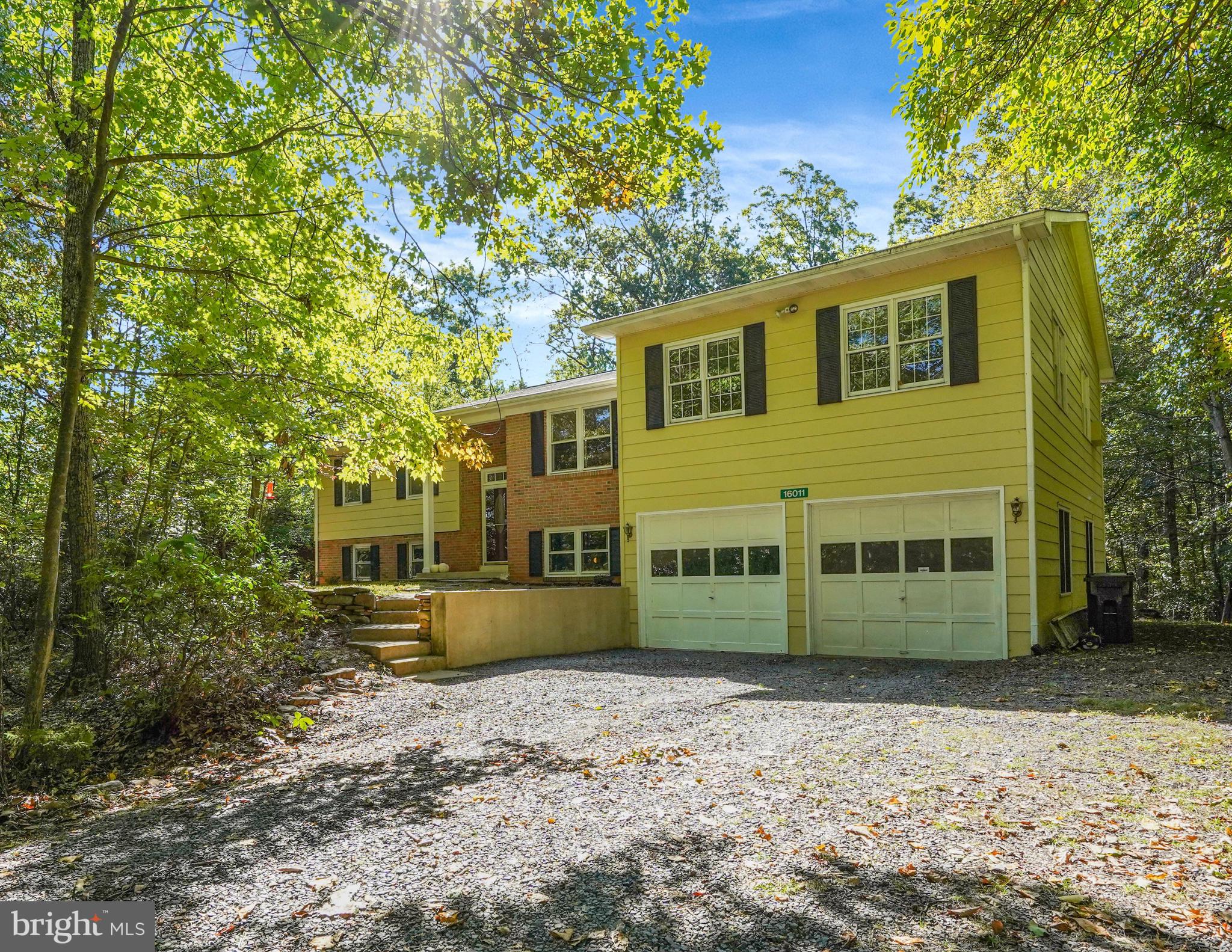 16011 Tiffany Ln