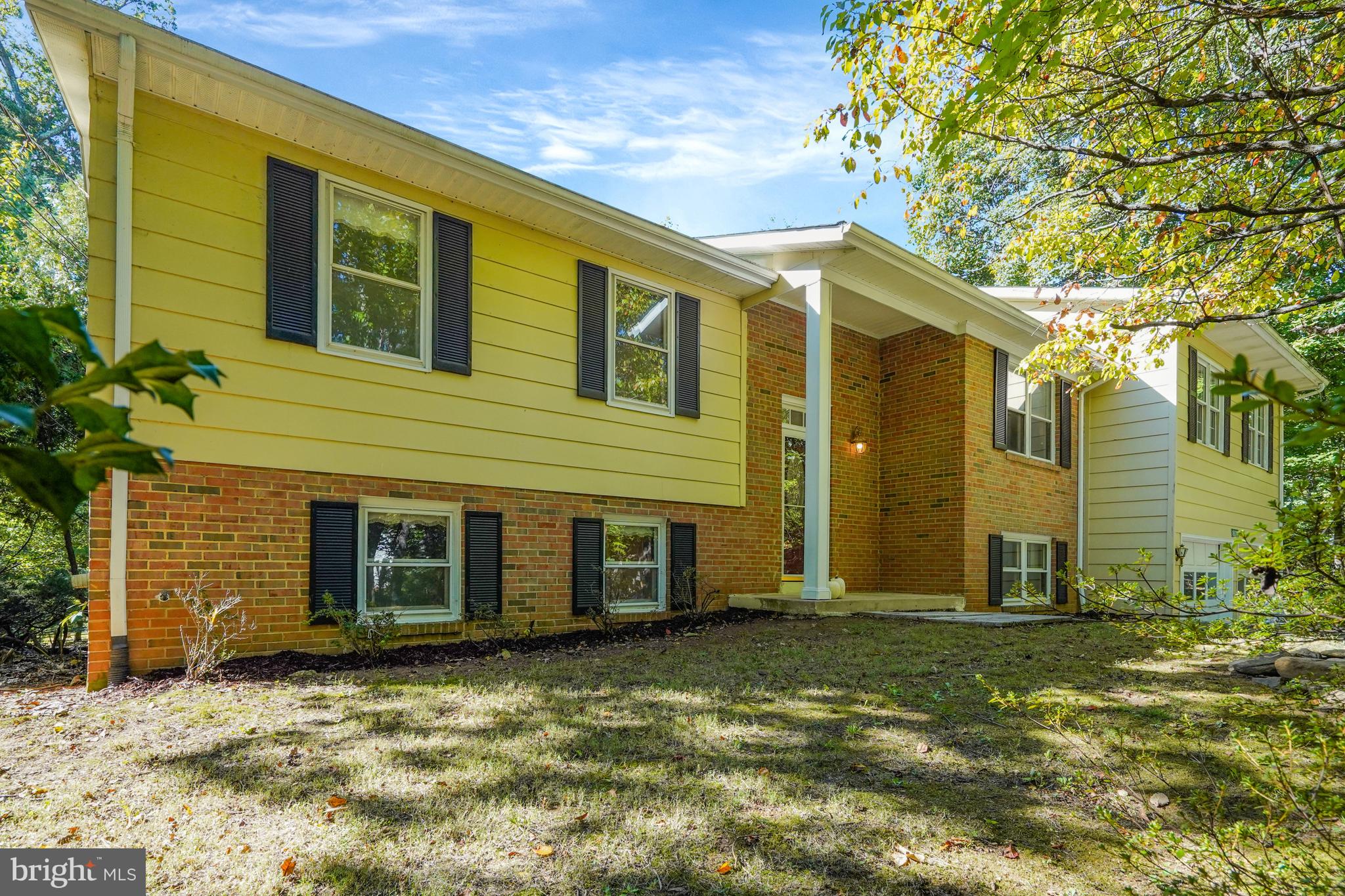 16011 Tiffany Ln