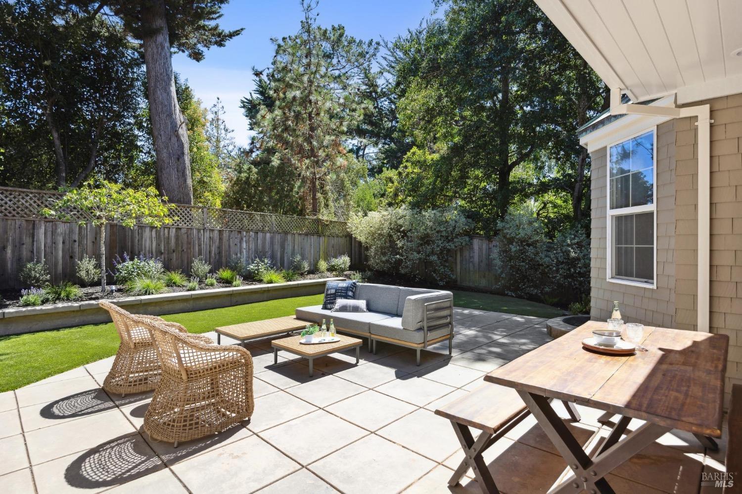 20 Cypress Hollow Dr