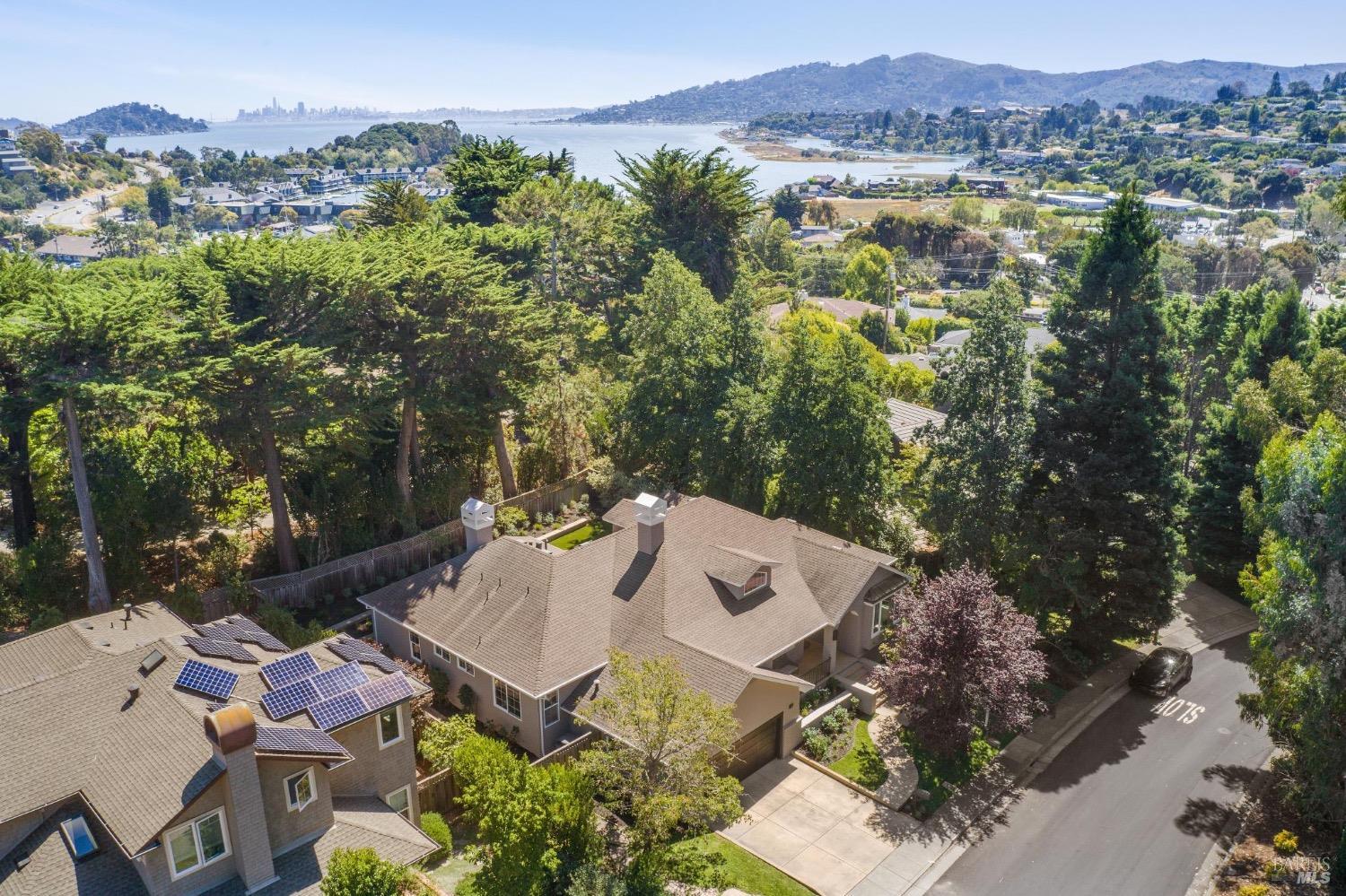 20 Cypress Hollow Dr