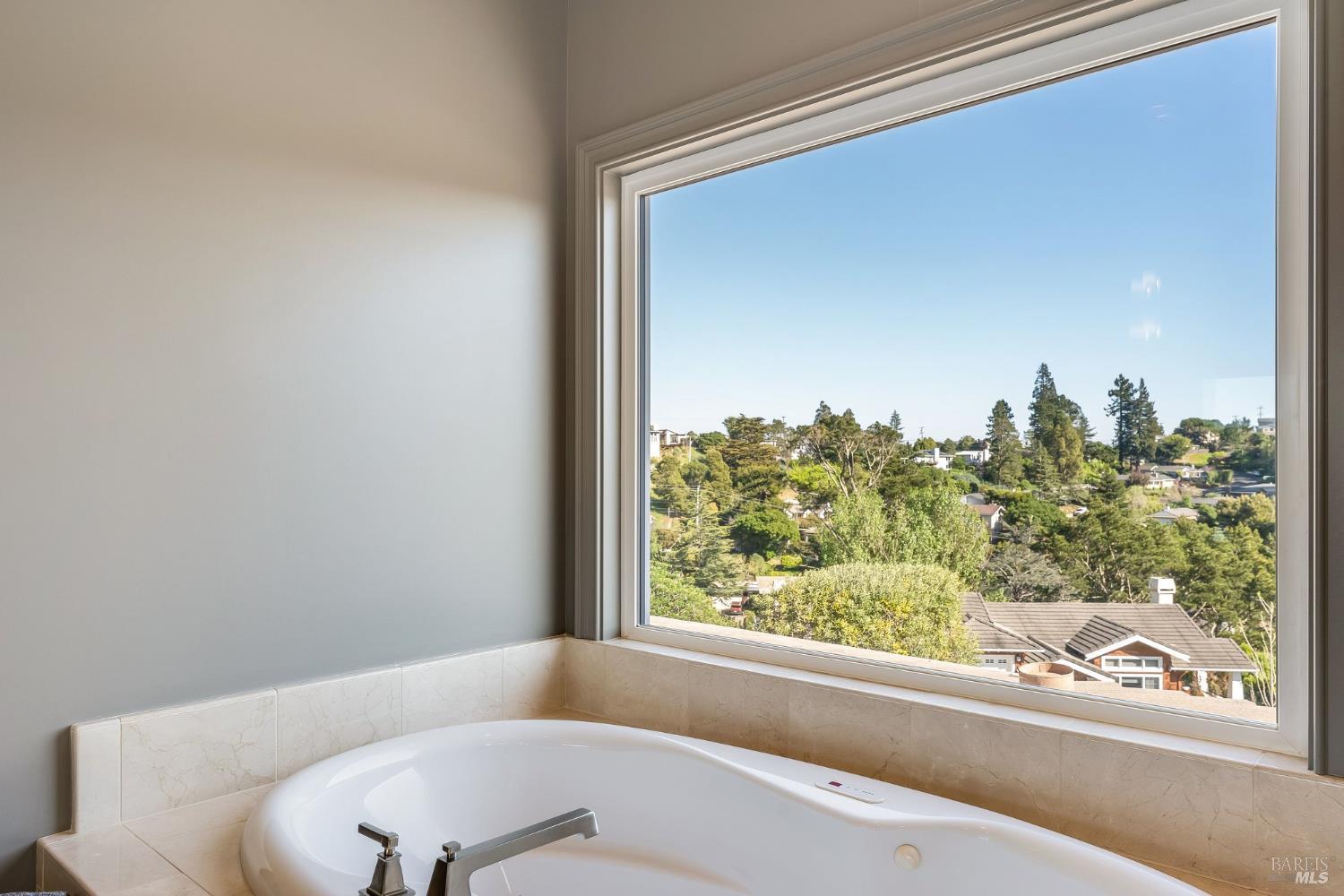 42 Vista Real