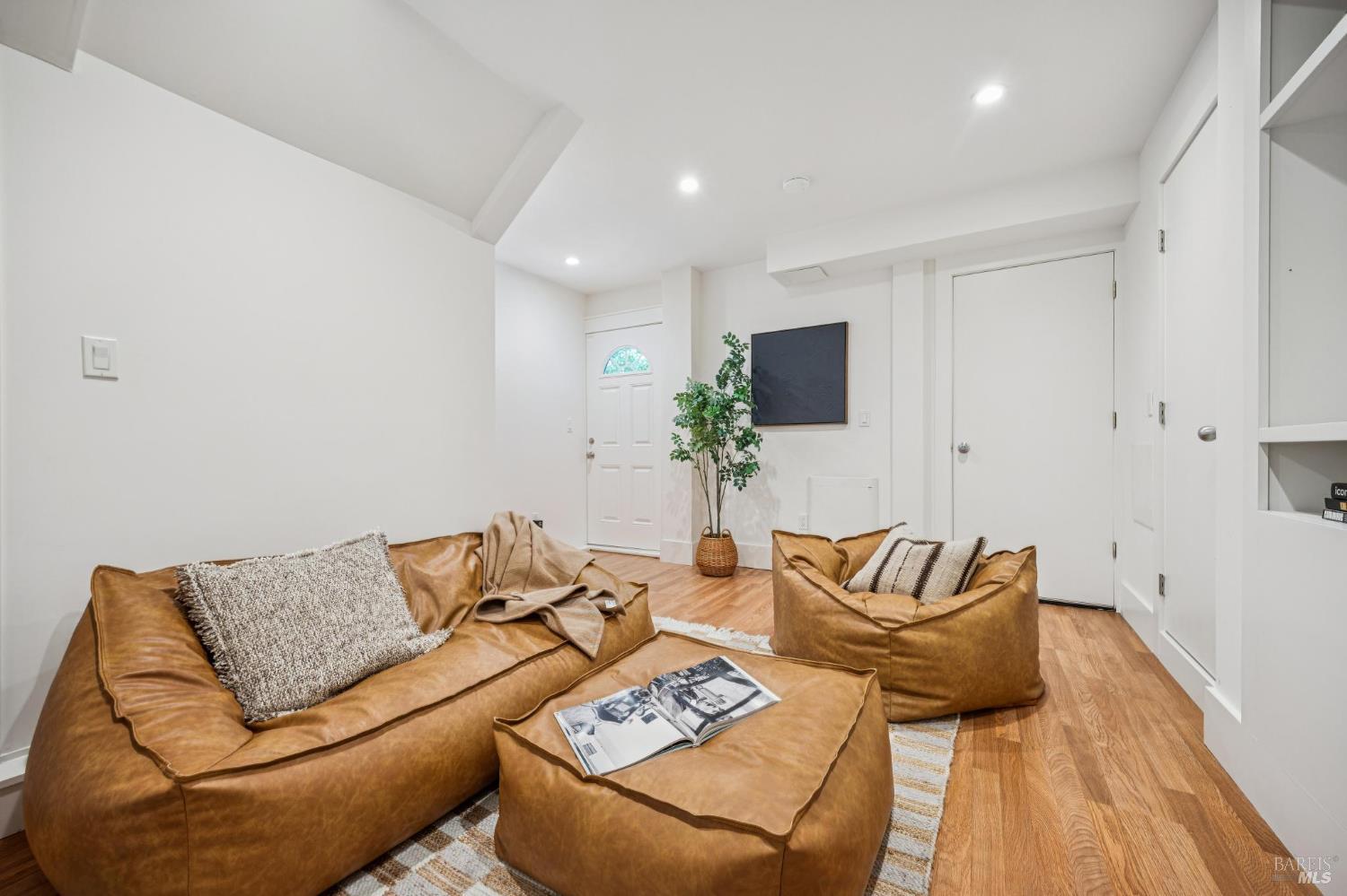 334 Blithedale Avenue W