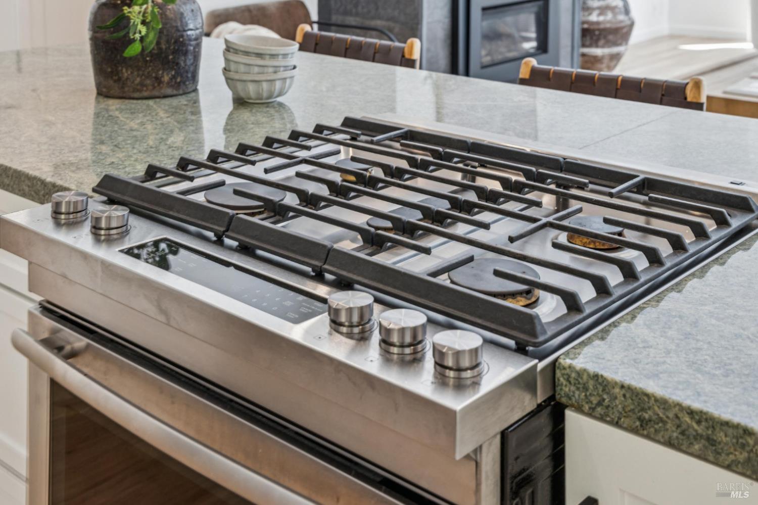 334 Blithedale Avenue W