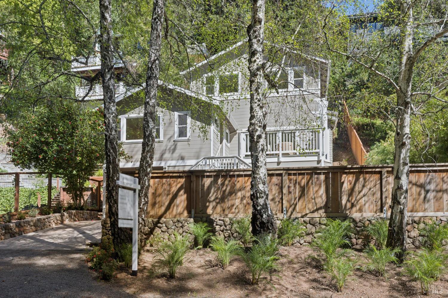 334 Blithedale Avenue W