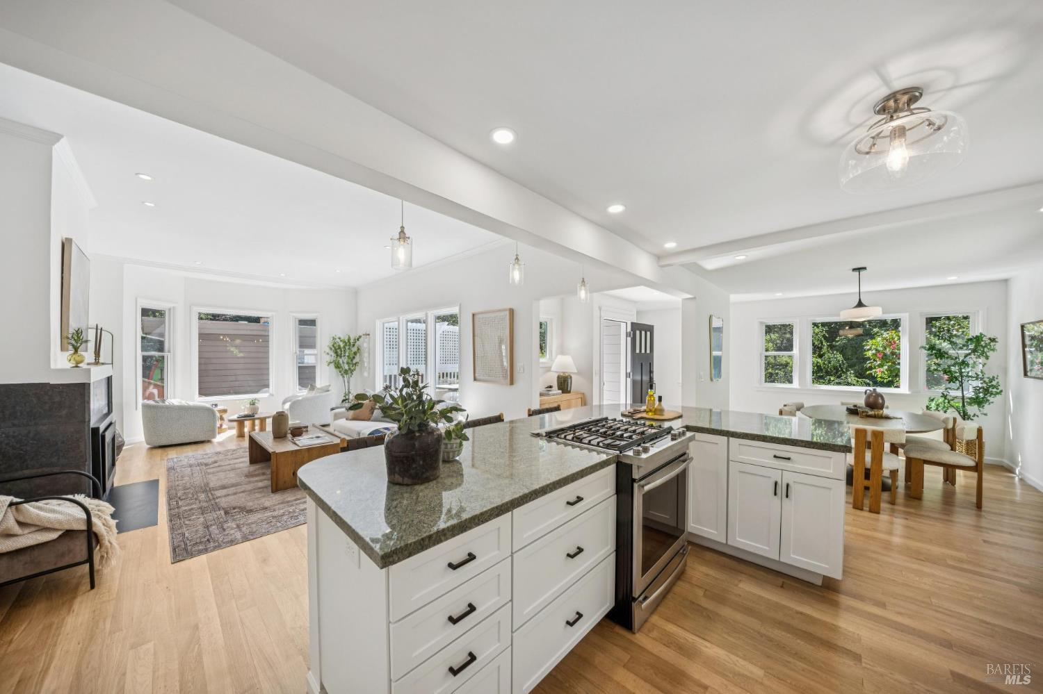 334 Blithedale Avenue W