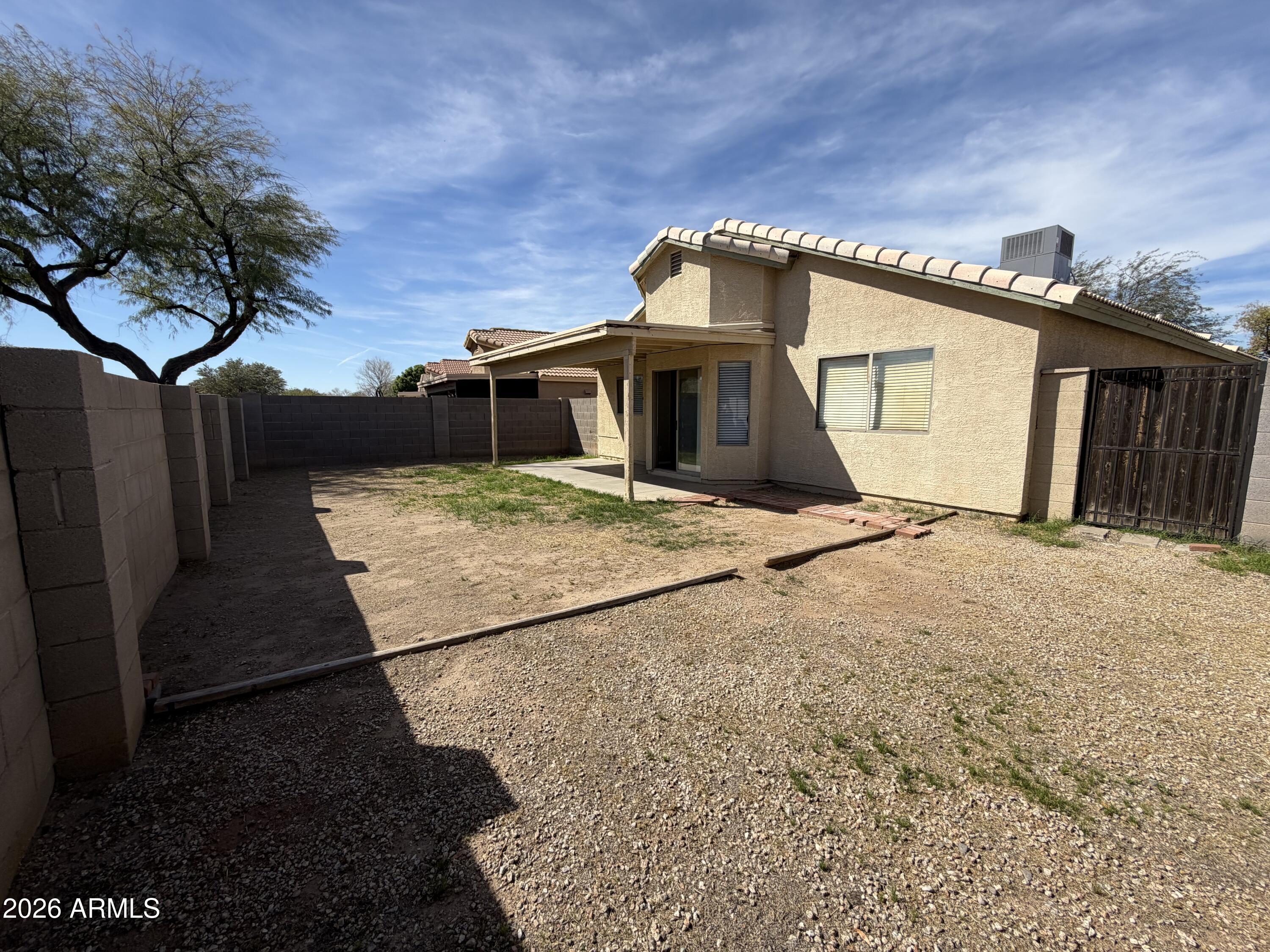 1045 E NARDINI Street
