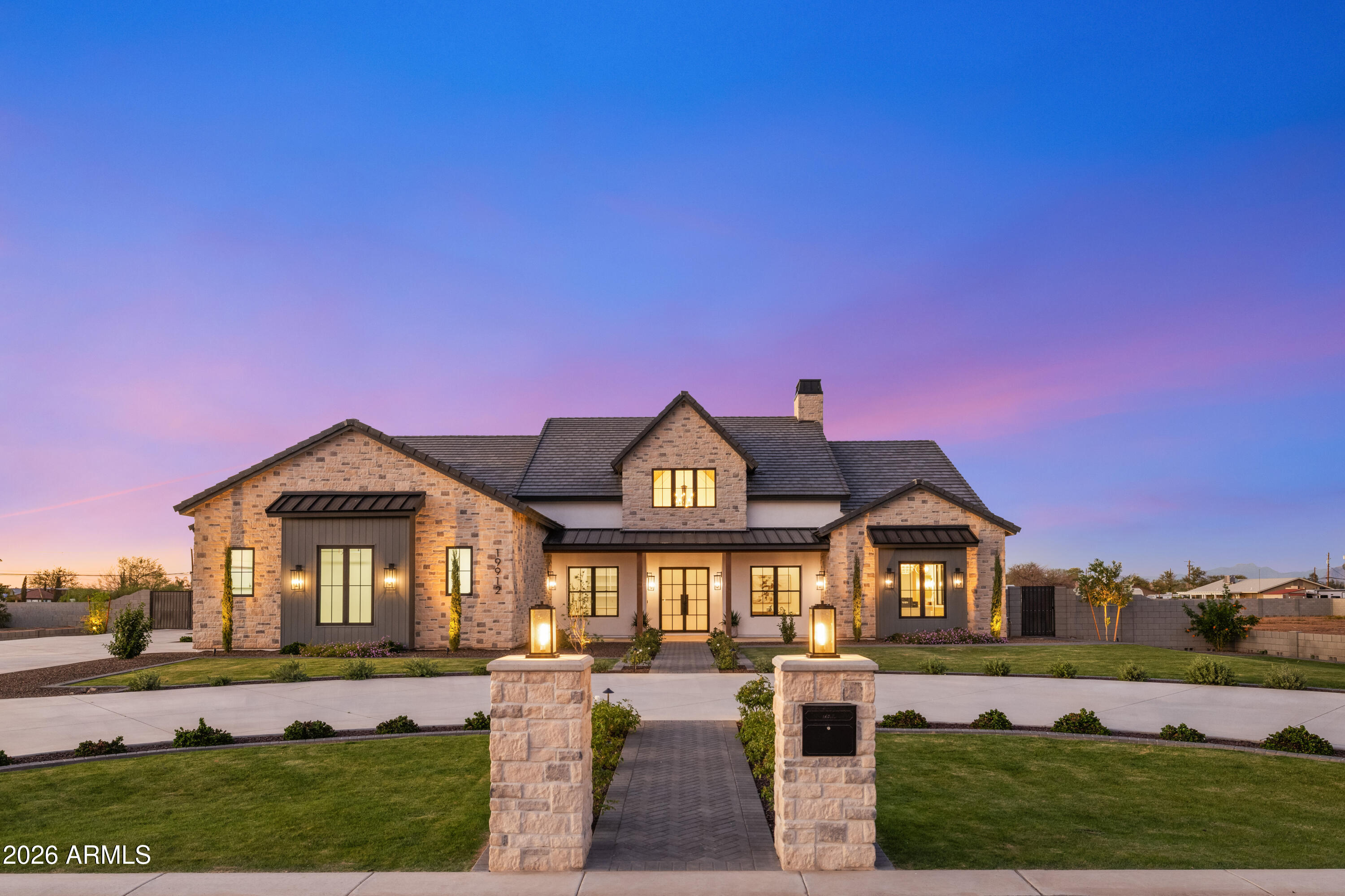 19912 E KARSTEN Drive