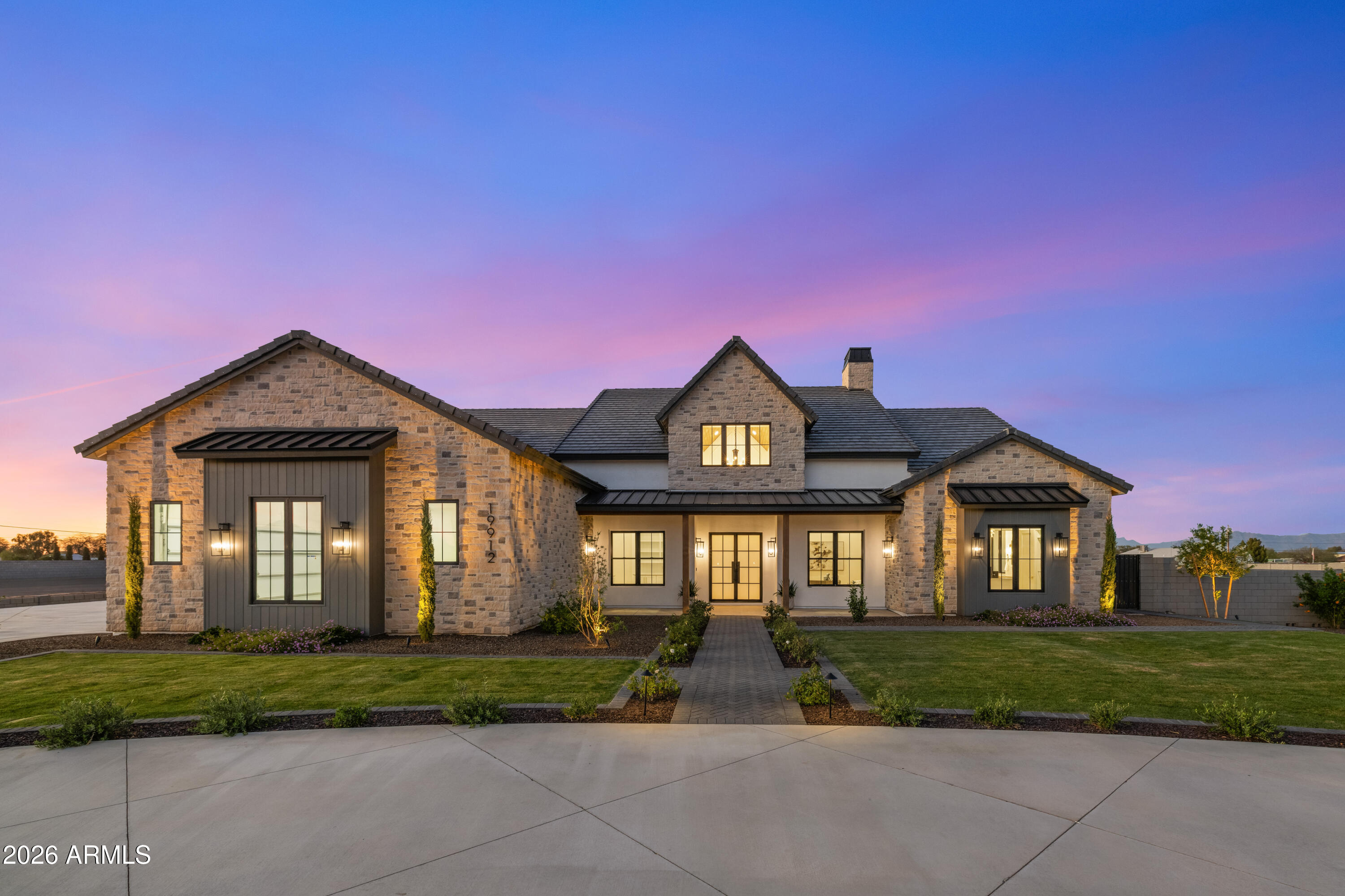 19912 E KARSTEN Drive