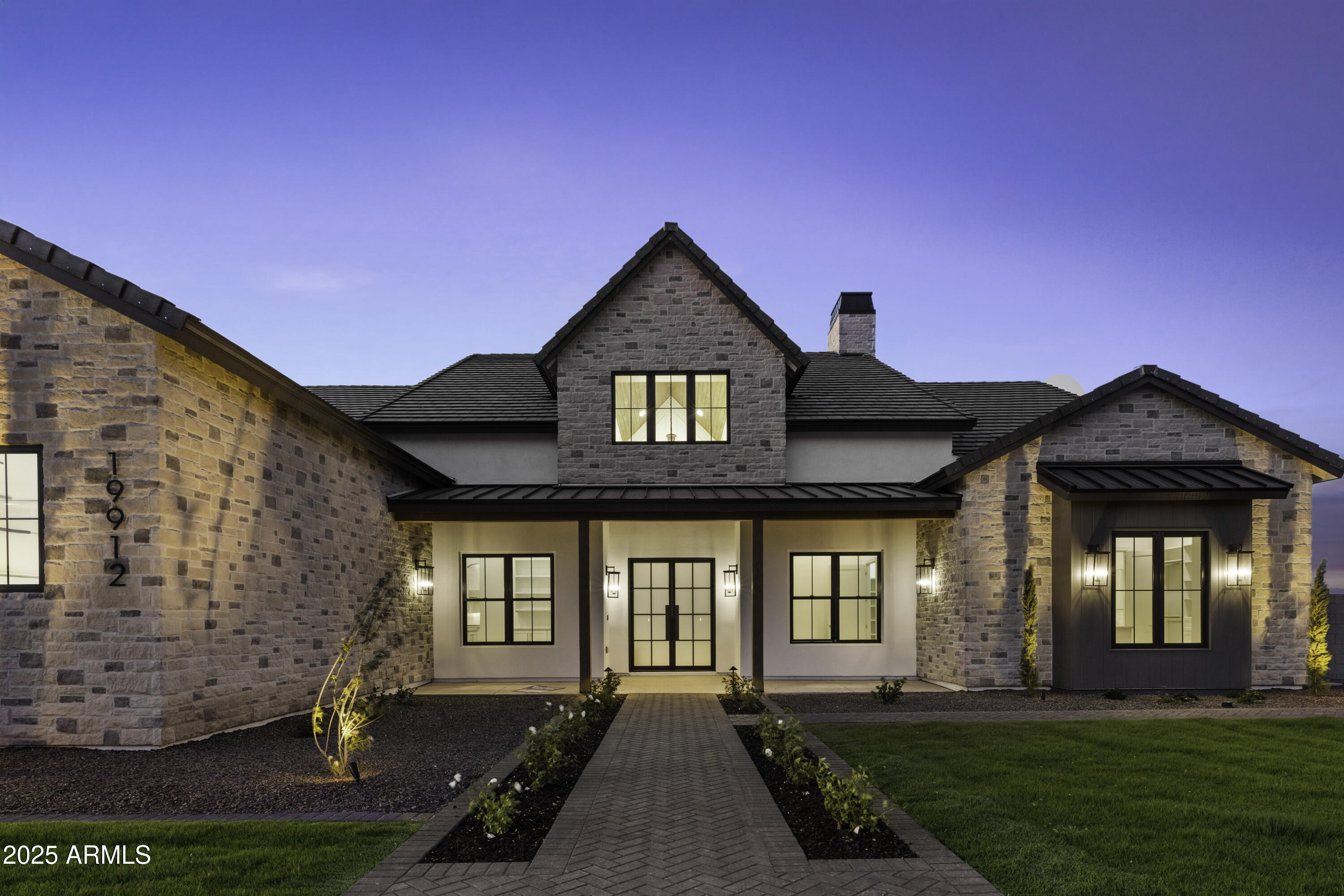 19912 E KARSTEN Drive