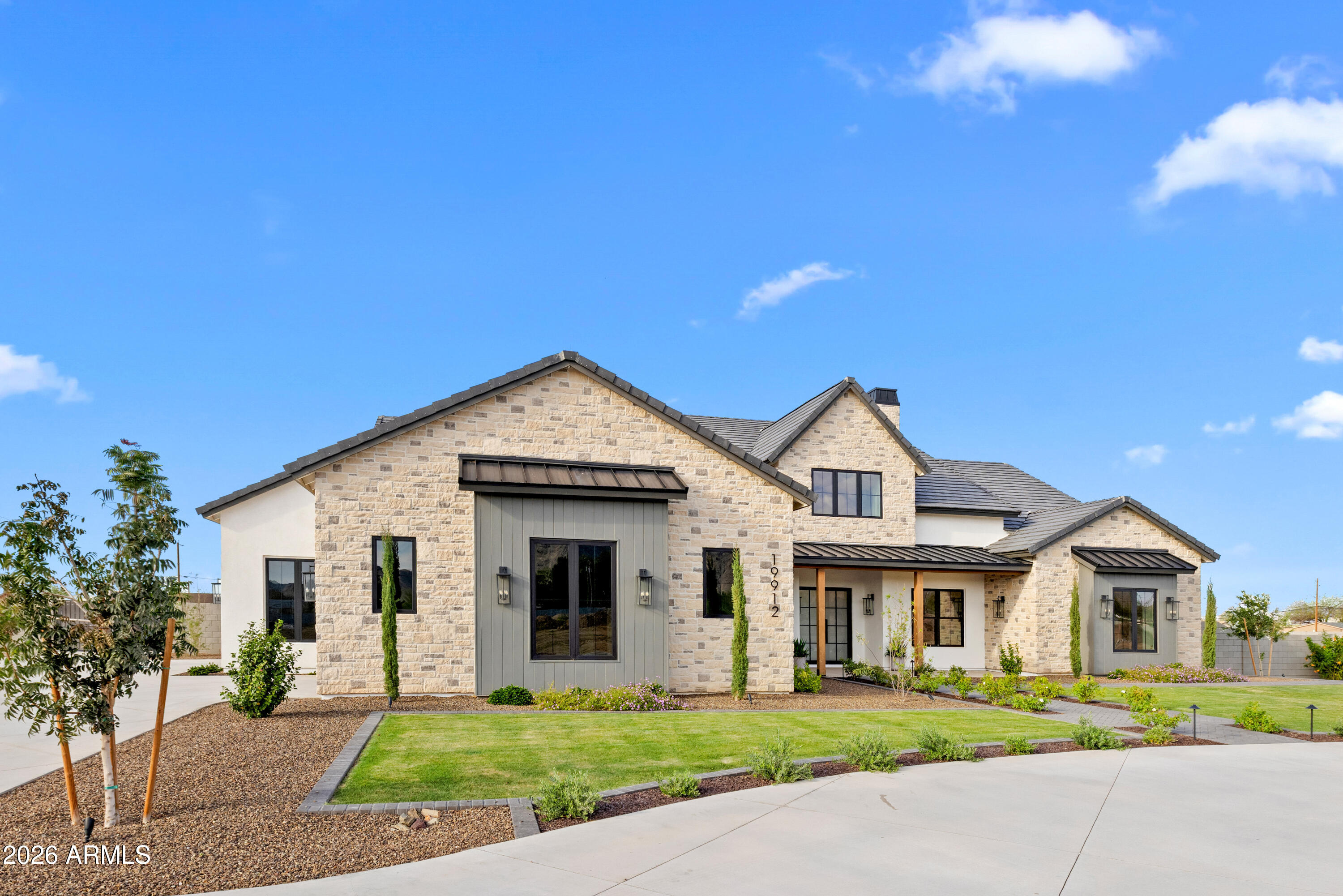 19912 E KARSTEN Drive
