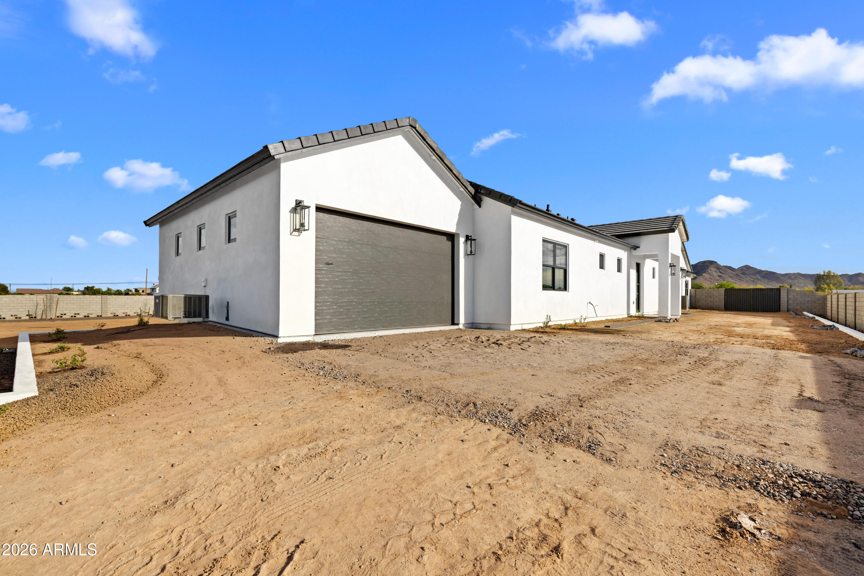 19912 E KARSTEN Drive