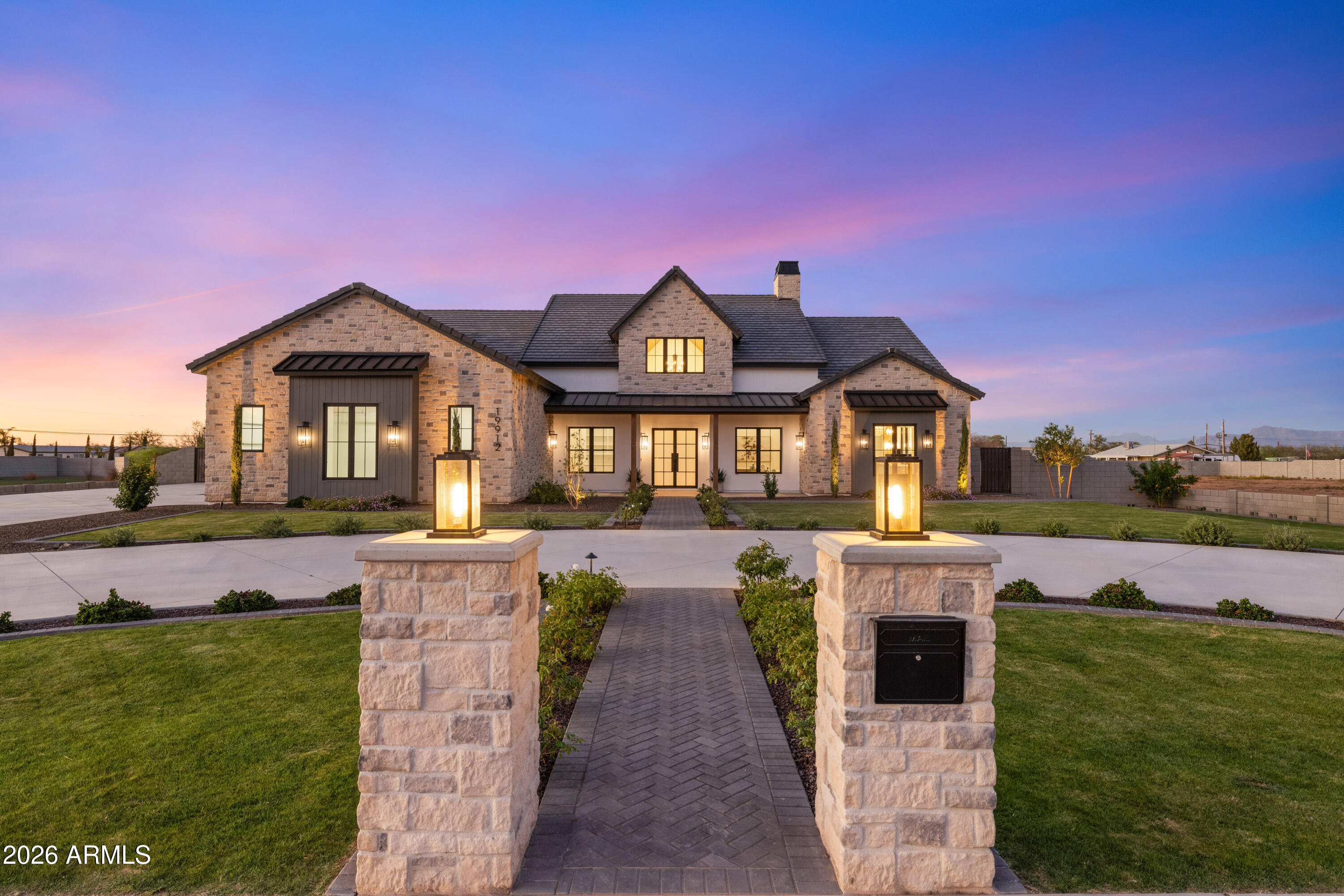 19912 E KARSTEN Drive
